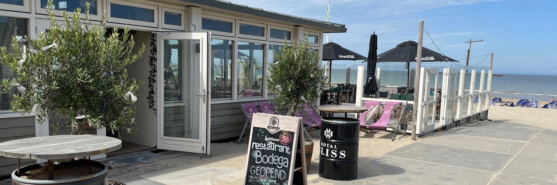 De Bodega Zandvoort terras familie gezellig strand zakelijke bijeenkomst