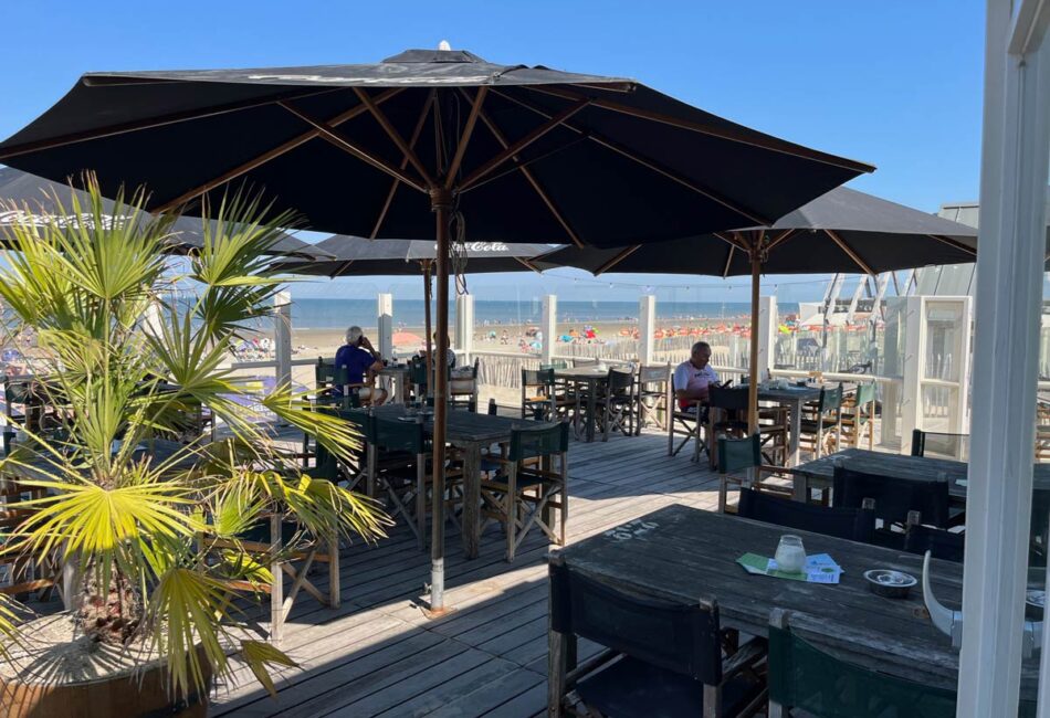 de bodega thalassa zandvoort gezelig terras