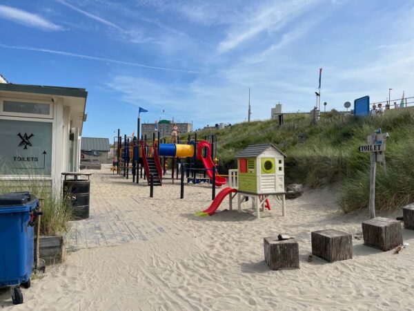 takeaway thalassa zandvoort strand speeltoestellen kinderen